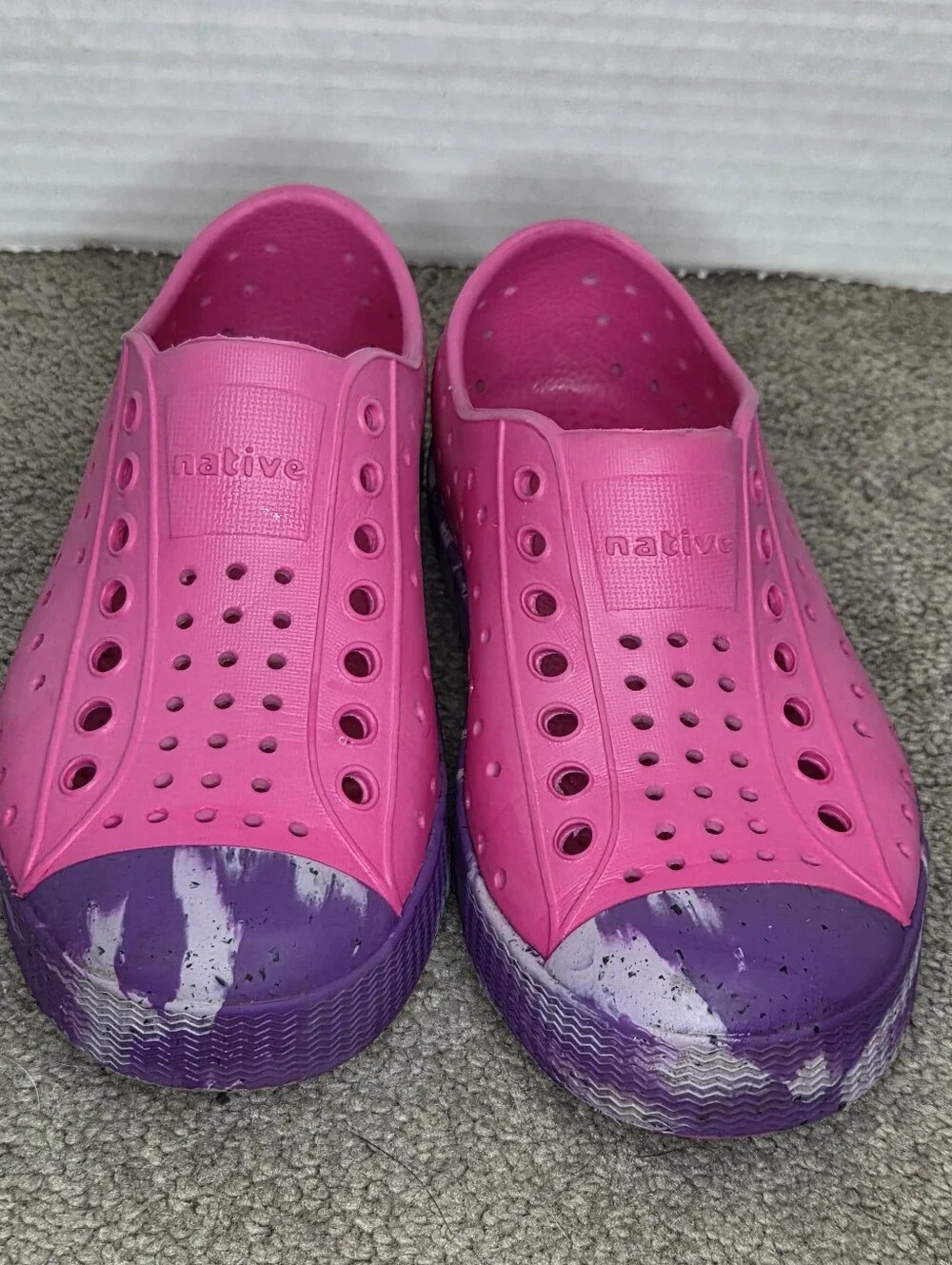 Native Jefferson Kids Shoes in Hot Pink with Purple Toe